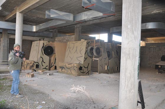 على طريقة روسيا.. داعش يعتمد آليات وهمية لخداع العدو! شاهد الصور صورة رقم 6