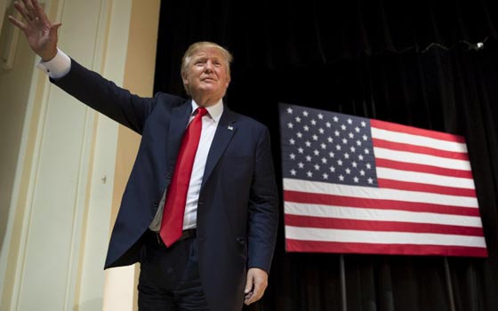 خطر التغريد.. هاتف ترامب يشغل المجتمع الامريكي والبيت الابيض صورة رقم 5