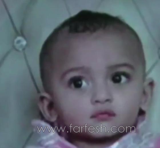 فيديو صادم.. ام غاضبة تلقي بطفلها الى مهبط الدرج صورة رقم 4