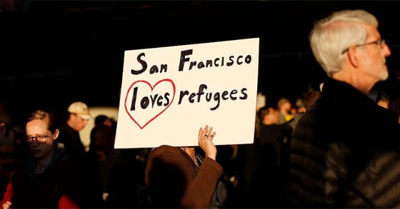 خلافا لقرار ترامب.. محكمة امريكية تأمر بدخول عالقين وعدم ترحيلهم صورة رقم 3