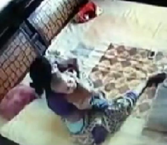 وضع كاميرا خفية في غرفة نومه فاكتشف جريمة وحشية اقترفتها زوجته صورة رقم 4