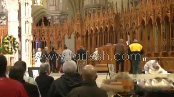 ما السبب الذي دفع هذا الرجل الى تسديد لكمة قوية لقس في الكنيسة؟ صورة رقم 9