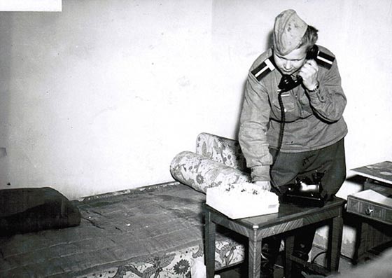  للبيع: هاتف هتلر الذي استخدمه لقتل الملايين بنصف مليون دولار صورة رقم 5