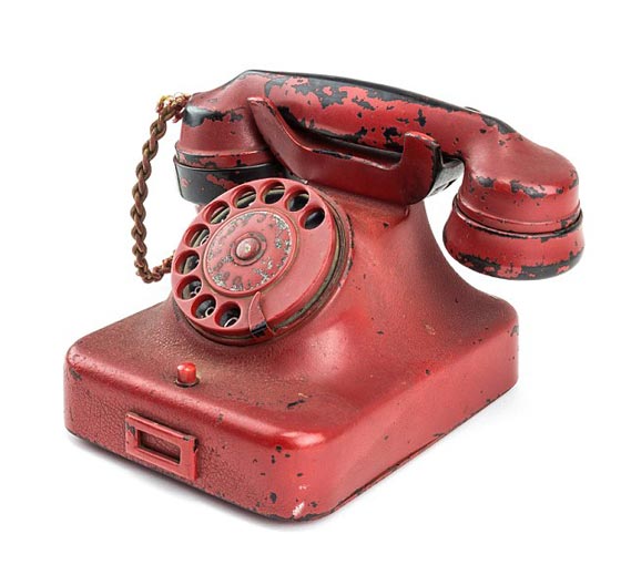  للبيع: هاتف هتلر الذي استخدمه لقتل الملايين بنصف مليون دولار صورة رقم 1