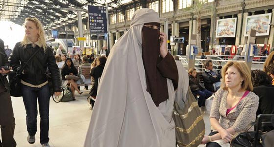 بحجّة الإرهاب.. النقاب محظور في دول أوروبية وأفريقية  صورة رقم 2