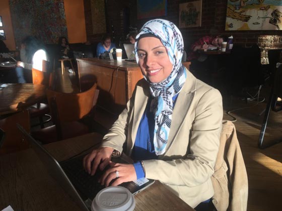 فيديو صادم: رجل يتهم أمريكية مسلمة بأنها مرتكبة الفاحشة بسبب حجابها! صورة رقم 1