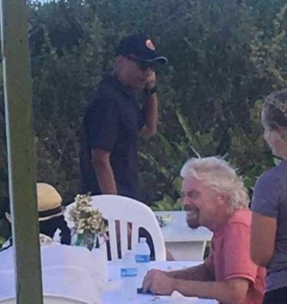 صور الرئيس السابق  أوباما يقضي اجازته مع ميشيل في جزر الكاريبي صورة رقم 7