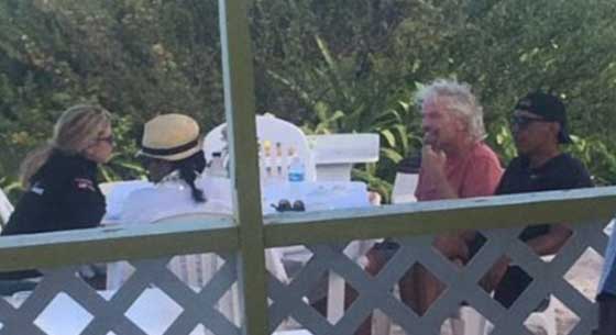 صور الرئيس السابق  أوباما يقضي اجازته مع ميشيل في جزر الكاريبي صورة رقم 8