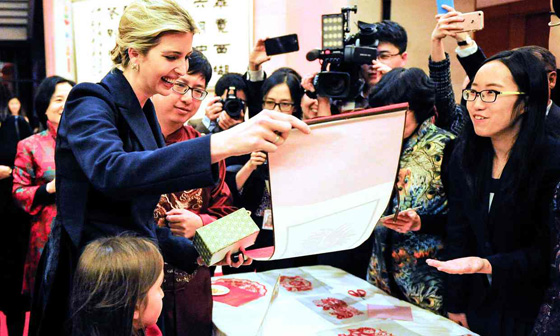 حفيدة ترامب تشعل المواقع باغنية صينية والجد لم يعايد الشعب الصيني صورة رقم 5