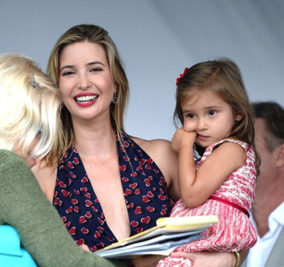 حفيدة ترامب تشعل المواقع باغنية صينية والجد لم يعايد الشعب الصيني صورة رقم 13