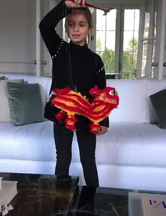 حفيدة ترامب تشعل المواقع باغنية صينية والجد لم يعايد الشعب الصيني صورة رقم 4