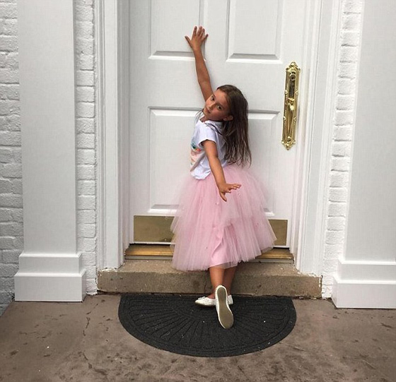 حفيدة ترامب تشعل المواقع باغنية صينية والجد لم يعايد الشعب الصيني صورة رقم 7