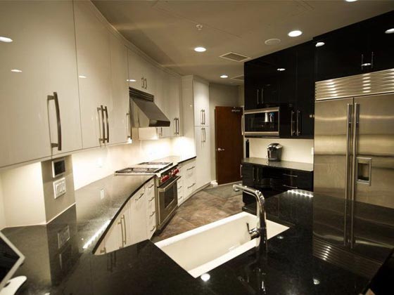 بالطائرات والدراجات النارية والمخابئ الجوفية يواجه الاثرياء نهاية العالم صورة رقم 21