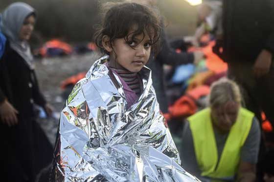 صورة فستان ايفانكا ترامب مقابل سترة لاجئة سورية تثير ضجة  صورة رقم 3