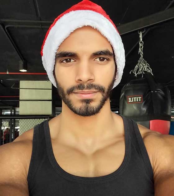 احمد السقا يفاجئ شابا مصريا بلقاء مثير معه بعد ان اتقن تقليده في فيديو صورة رقم 6