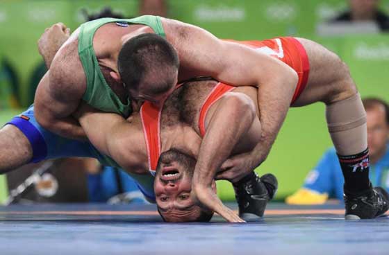 ردا على حظر ترامب.. ايران تمنع مصارعين امريكيين من دخول اراضيها صورة رقم 3