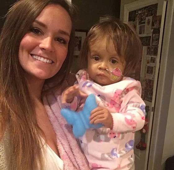 مربية تتبرع بجزء من كبدها لانقاذ حياة رضيعة من الموت صورة رقم 1