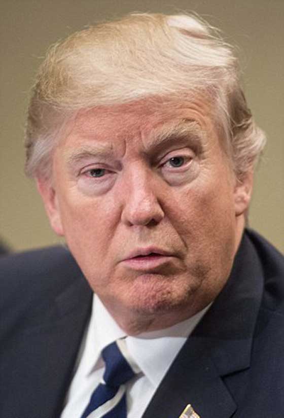 يعرفون بكل صغيرة وكبيرة.. أشرار يغردون بـ