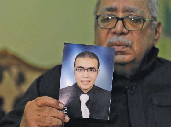 بالفيديو والد المشتبه بهجوم اللوفر يدافع عن ابنه وينفي عنه تهمة الإرهاب صورة رقم 1