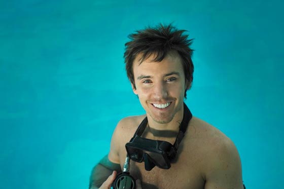 العثورعلى جثة سينمائي كندي أثناء تصوير فيلم وثائقي حول أسماك القرش  صورة رقم 4