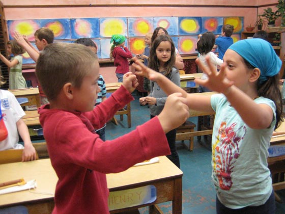 السويد تتحدى المدارس الإسلامية وتمنع الفصل بين النوعين في المدارس صورة رقم 3