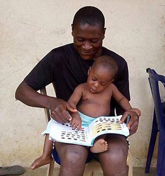 هل تذكرون الطفل النيجيري المشرد؟ قصة انسانية منحته حياة جديدة صورة رقم 11