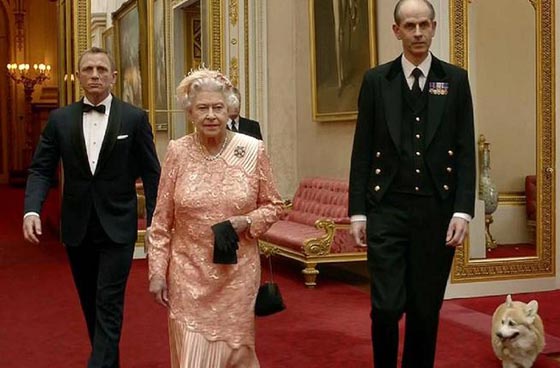 صور زعماء العالم حين كانوا ممثلين: من الملكة اليزابيث الى الملك عبدالله صورة رقم 1