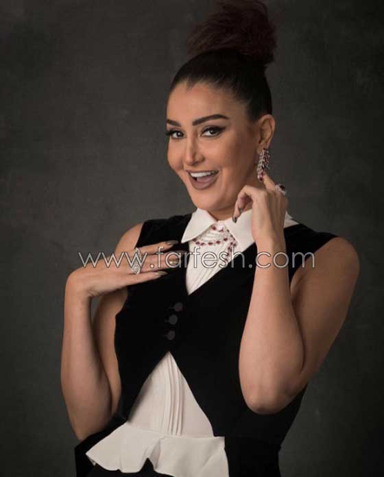  صور غادة عبدالرازق بالـ (بيجامة) تلهو مع حفيدتيها  صورة رقم 5