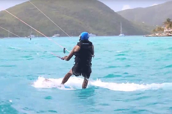 فيديو طريف.. أوباما يسمتع بوقته في إحدى الجزر الكاريبية  صورة رقم 3