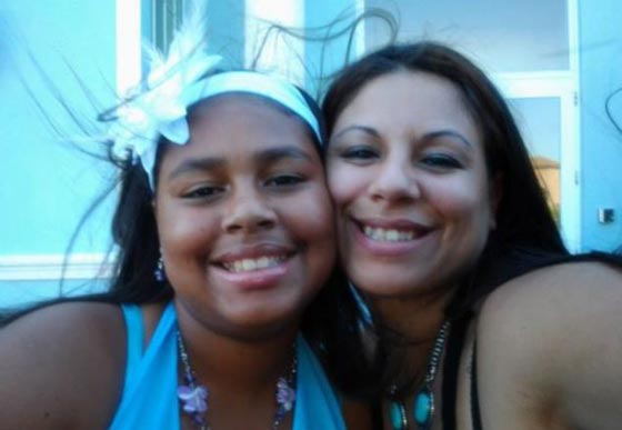 صدق او لا تصدق.. أم تحتضن قاتل ابنتها في المحكمة وتقبله صورة رقم 10