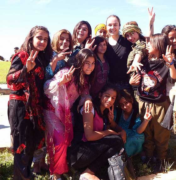 ذهبت لاعداد تقرير عن النساء الكرديات فاصبحت مقاتلة ضد داعش صورة رقم 14