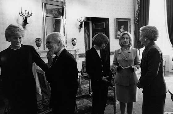 مجموعة صور نادرة لهيلاري كلينتون بالأبيض والأسود صورة رقم 16