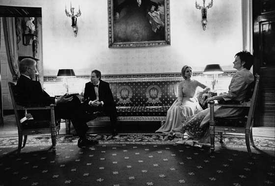 مجموعة صور نادرة لهيلاري كلينتون بالأبيض والأسود صورة رقم 17