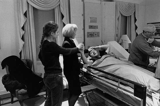 مجموعة صور نادرة لهيلاري كلينتون بالأبيض والأسود صورة رقم 9