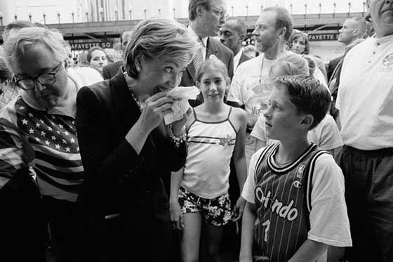 مجموعة صور نادرة لهيلاري كلينتون بالأبيض والأسود صورة رقم 12