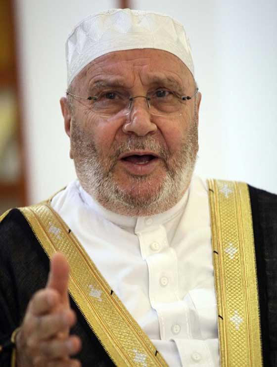  فيديو صادم: داعش يدعو لقتل ابرز علماء المسلمين وينشر أسماءهم وصورهم! صورة رقم 18