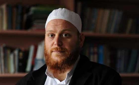  فيديو صادم: داعش يدعو لقتل ابرز علماء المسلمين وينشر أسماءهم وصورهم! صورة رقم 23