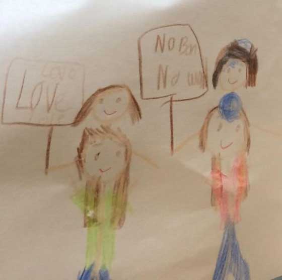 التظاهر ضد ترامب يوحّد عائلة يهودية وعائلة مسلمة في وجبة عشاء صورة رقم 4