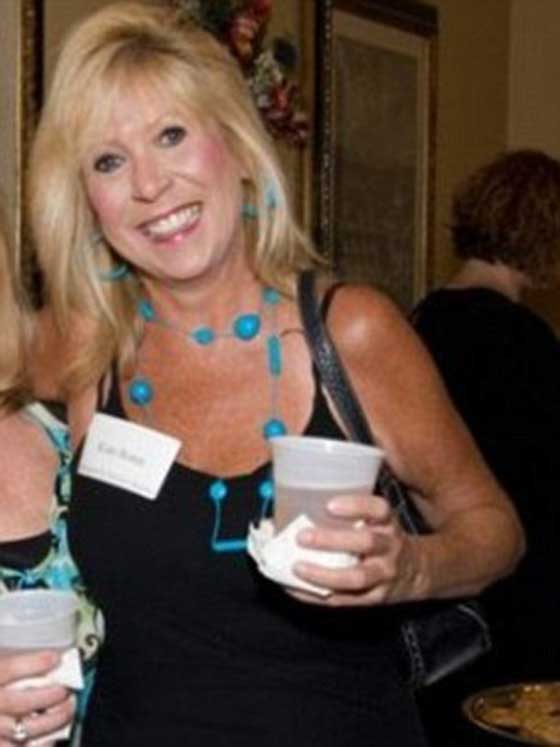 امرأة ترفع دعوى قضائية ضد مطعم بسبب حمار! صورة رقم 1