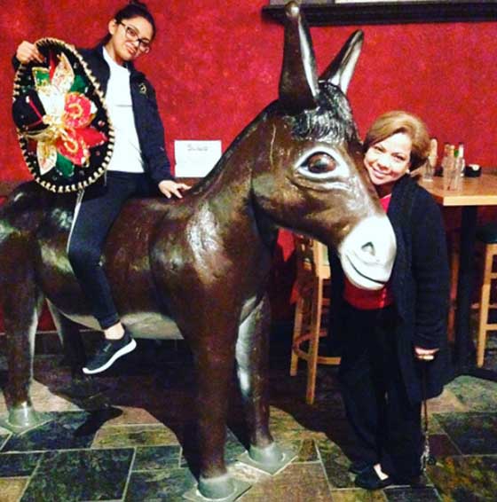 امرأة ترفع دعوى قضائية ضد مطعم بسبب حمار! صورة رقم 5