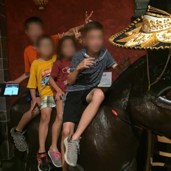 امرأة ترفع دعوى قضائية ضد مطعم بسبب حمار! صورة رقم 10