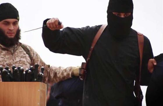 اتهم بالخيانة.. داعش يعدم اشهر صناع السيوف في التنظيم بسيف من صنعه صورة رقم 3