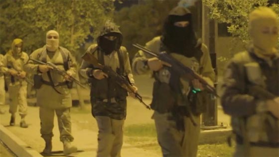 اتهم بالخيانة.. داعش يعدم اشهر صناع السيوف في التنظيم بسيف من صنعه صورة رقم 1