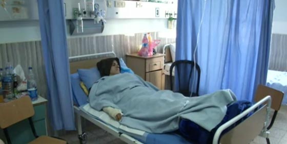 امراة فلسطينية تشعل النار بجسدها بسبب ملاحقة الشرطة لزوجها  صورة رقم 1