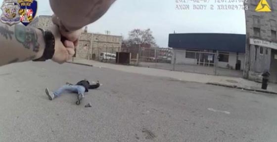 مواجهة نارية بين شرطي امريكي وسجين محرر انتهت بمقتل الاخير! فيديو صورة رقم 3