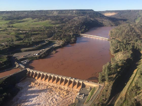  اكبر سد بشمال كاليفورنيا على وشك الانهيار واجلاء 162 الف مواطن صورة رقم 4