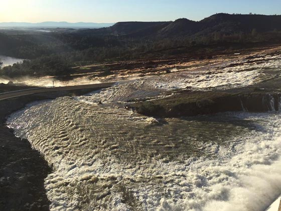  اكبر سد بشمال كاليفورنيا على وشك الانهيار واجلاء 162 الف مواطن صورة رقم 18