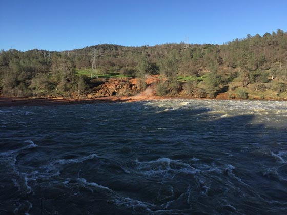  اكبر سد بشمال كاليفورنيا على وشك الانهيار واجلاء 162 الف مواطن صورة رقم 21