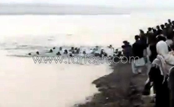 فيديو مروع.. لحظة غرق قارب في نهر على متنه 30 شخصا شمال غرب باكستان  صورة رقم 6