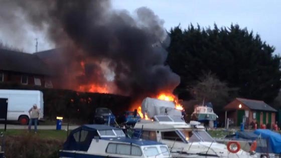 بريطانيا: العديد من الاصابات في انفجار مبنى وفقدان الاتصال بأشخاص صورة رقم 11